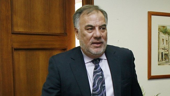 Andrade justificó nominaciones del PS ante posibilidad de doblaje