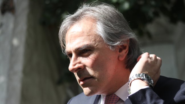 Moreira y postulación a Santiago Oriente: No se puede seguir estirando el elástico