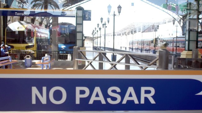 Falla de Metrotrén dejó a cientos de pasajeros sin servicio