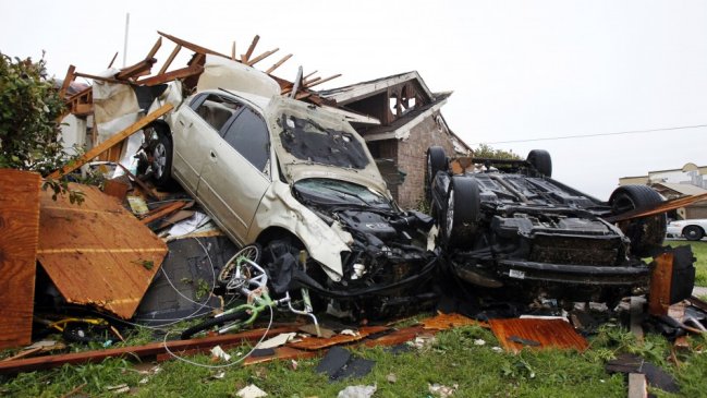 Tornados en Texas dejaron seis muertos y 14 desaparecidos