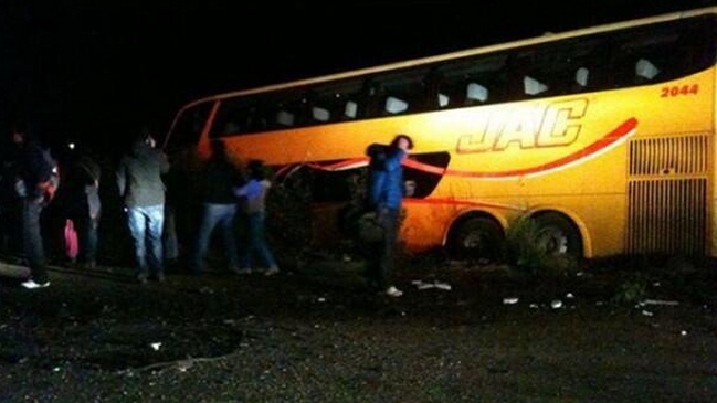 Bus y furgón protagonizaron fatal accidente en Valdivia