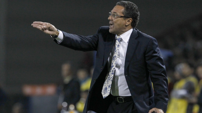 Luxemburgo quedó cuestionado en Gremio tras eliminación