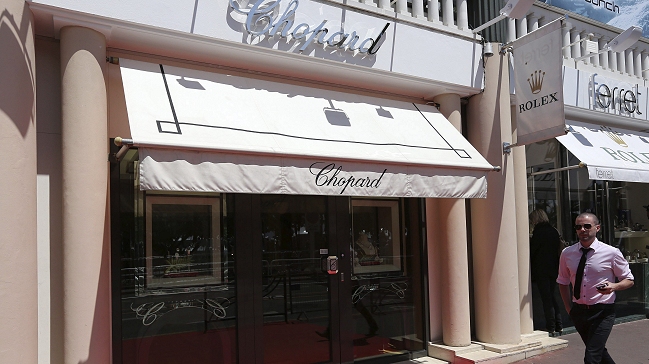 Cannes: Desconocidos robaron un millón de dólares en joyas