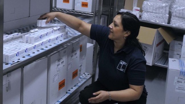 Funcionaria de salud de Lo Barnechea está hospitalizada con meningitis