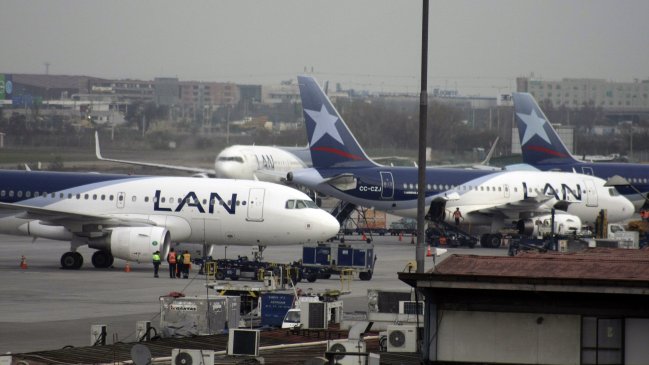 Sernac fiscalizará compensaciones de LAN tras suspensión de vuelos