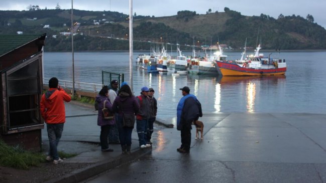Pescadores artesanales bloquearon el canal de Dalcahue