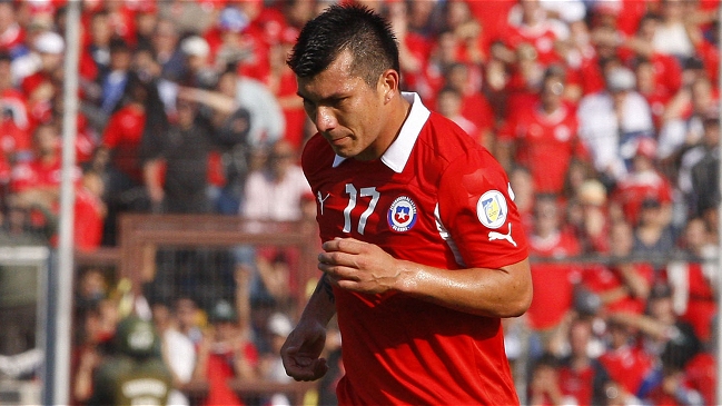 Gary Medel enciende las alarmas de la selección por lesión en la espalda
