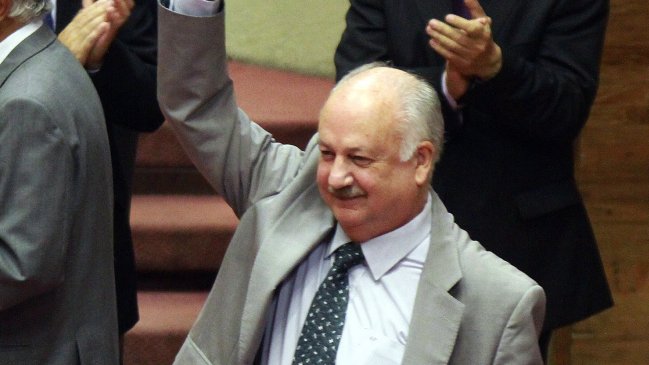 Teillier: Dudo de las cifras de empleo y reconstrucción