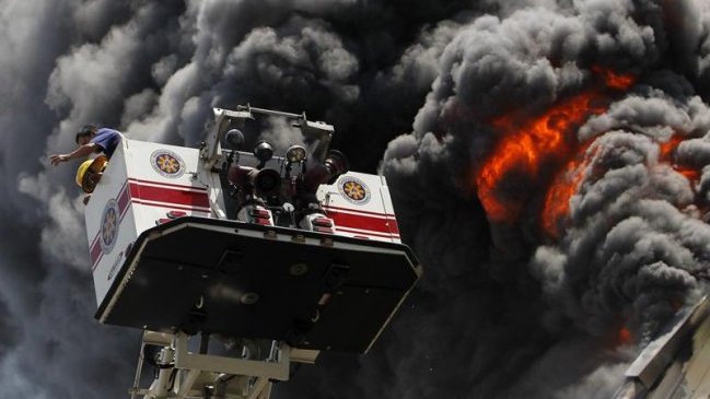 Incendio destruyó seis estanques de combustibles en Brasil