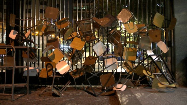 Rector Instituto Nacional: Las tomas son actos violentos que no solucionan nada