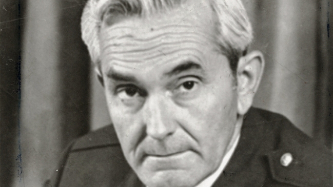 Juez Carroza cerró investigación por muerte del padre de Bachelet