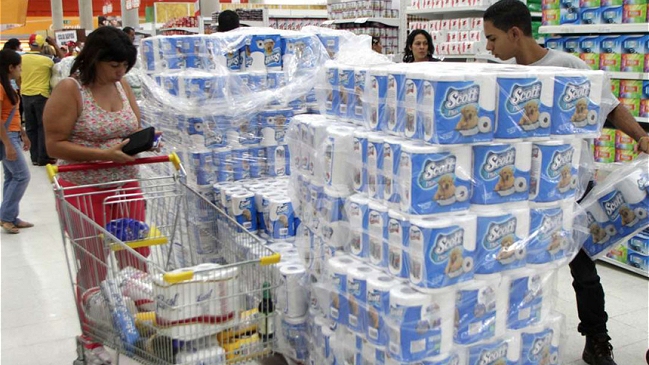 Gobierno venezolano aseguró que déficit de papel higiénico está 