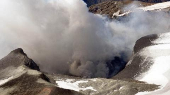 Onemi mantuvo alerta amarilla para Alto Biobío por actividad del volcán Copahue