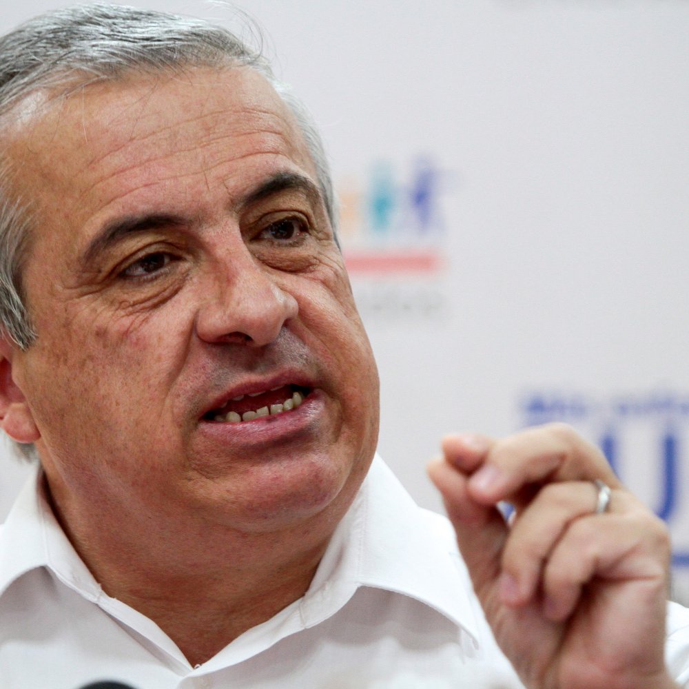 Salud entrega antibióticos a alumnos de docente que falleció en Osorno por meningitis W-135