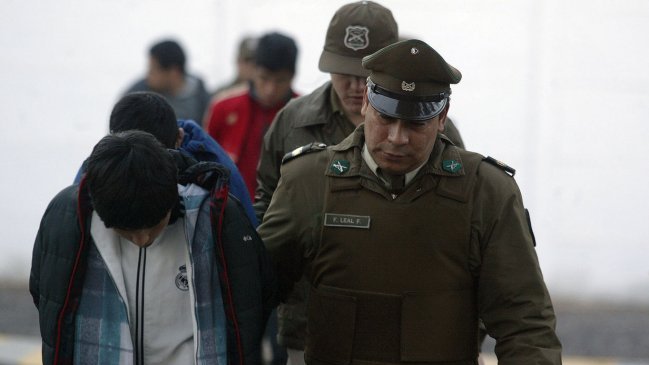 Delincuentes intentaron atropellar a carabinero