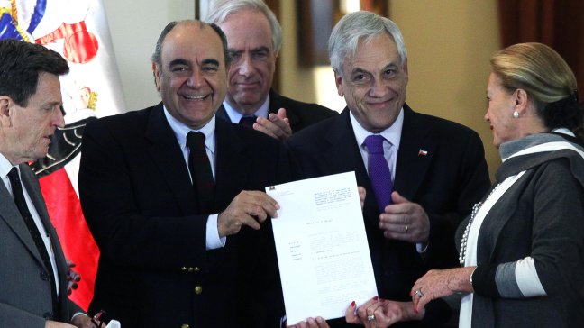 Piñera firmó proyecto de ley que aumenta protección a las policías