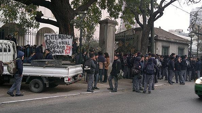 INBA se sumó a colegios en toma por demandas internas