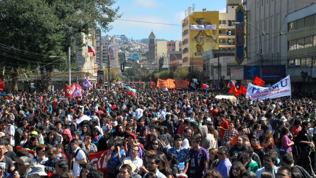 Confech convoca a nueva marcha y Vela avizora un junio 