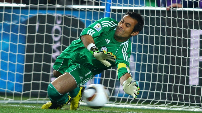 Justo Villar asoma como opción para el arco de Colo Colo, según diario