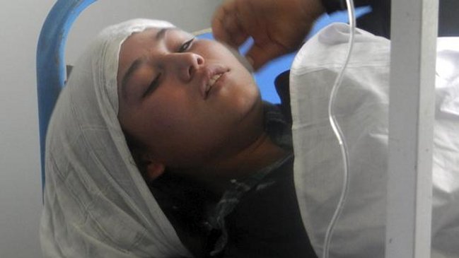 Afganistán: Unas 20 niñas se desmayaron por supuesto envenenamiento en un colegio