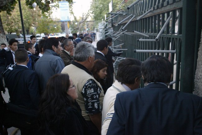 Apoderados del Liceo Chileno-Alemán denuncian agresiones de jóvenes