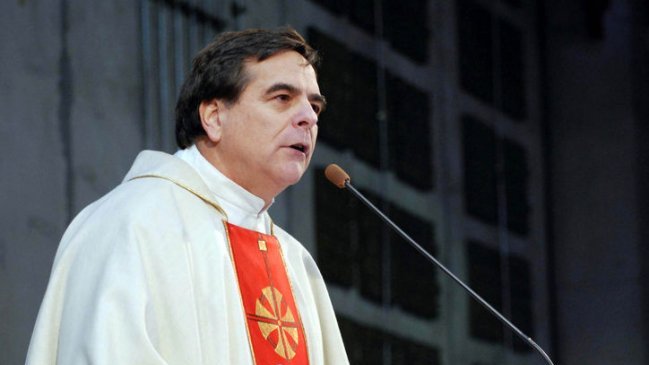 BBC sobre Felipe Berríos: El cura que metió el dedo en la llaga de la Iglesia chilena