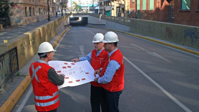 Comenzaron los desvíos en el centro de Santiago por construcción de Línea 3 del Metro