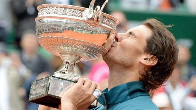 Rafael Nadal aplastó a Ferrer y celebró su octava corona en Roland Garros