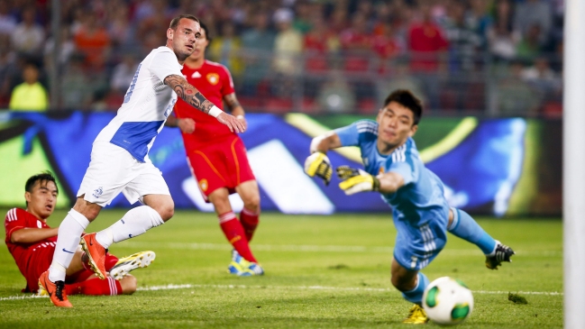 Holanda derrotó sin exigirse a China en amistoso de Beijing