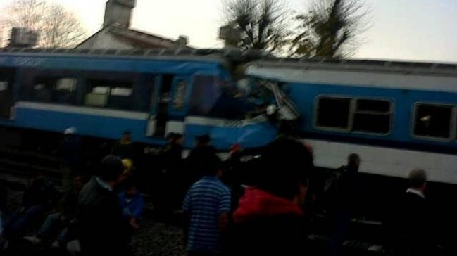 Dos trenes chocaron en Argentina