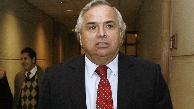 Chadwick respaldó ingreso a la U. de Chile: Carabineros cumplió con su deber