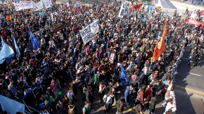 Confech se reúne para evaluar marchas e ingreso policial a U. de Chile
