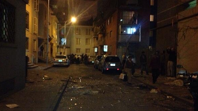 Explosión afectó a edificio en Vicuña Mackenna