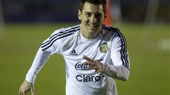 Messi superó a Diego Maradona en tabla de goleadores de la selección argentina