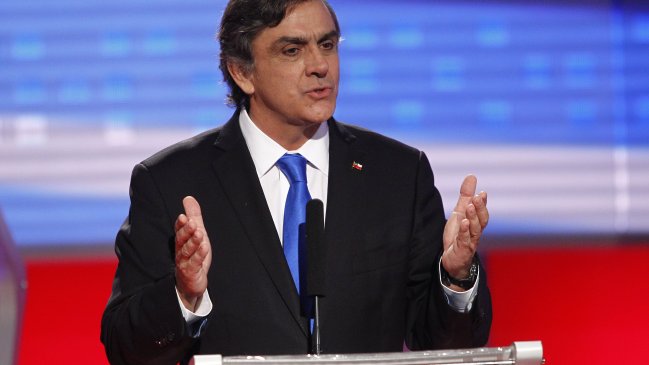 Longueira propuso nueva ley migratoria para evitar que inmigrantes ilegales quiten trabajos a chilenos