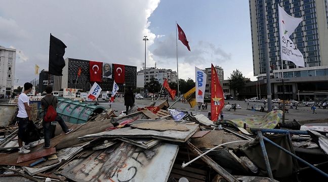 Policía turca confiscó el piano al concertista de la plaza Taksim