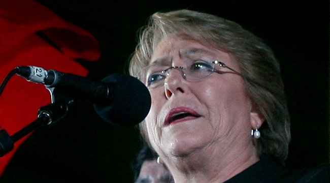 Bachelet planea subir impuesto a las empresas de 20 a 25 por ciento