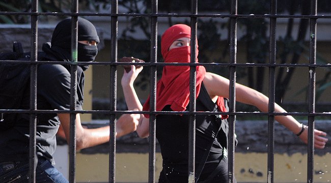 FECh: En ningún caso se puede justificar el actuar de Carabineros