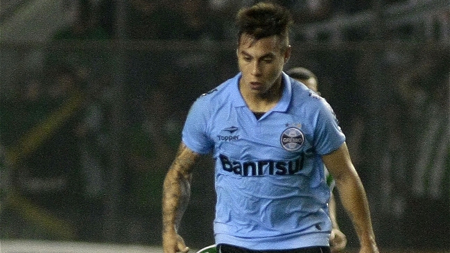Novia de Eduardo Vargas confirmó buen estado del jugador tras el accidente