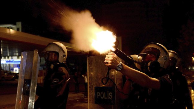 Protestas en el mundo disparan venta de gas lacrimógeno