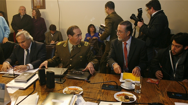 Rector reiteró rechazo al ingreso de Carabineros a U. de Chile