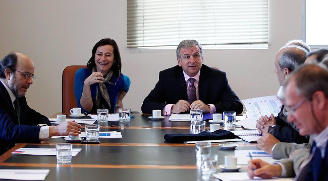 Expertos analizaron baja en el precio de cobre