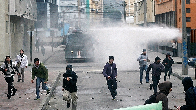 Protesta estudiantil en Valparaíso culminó con tres detenidos