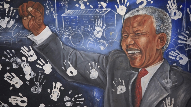 Mandela debió esperar 40 minutos en una autopista por falla de la ambulancia