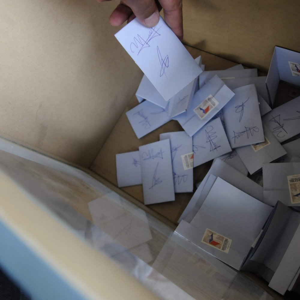 Senadores presentaron reforma para voto en exterior sin acreditar vínculo