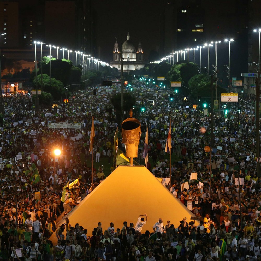 ¿Por qué crecen cada vez más las protestas en Brasil?