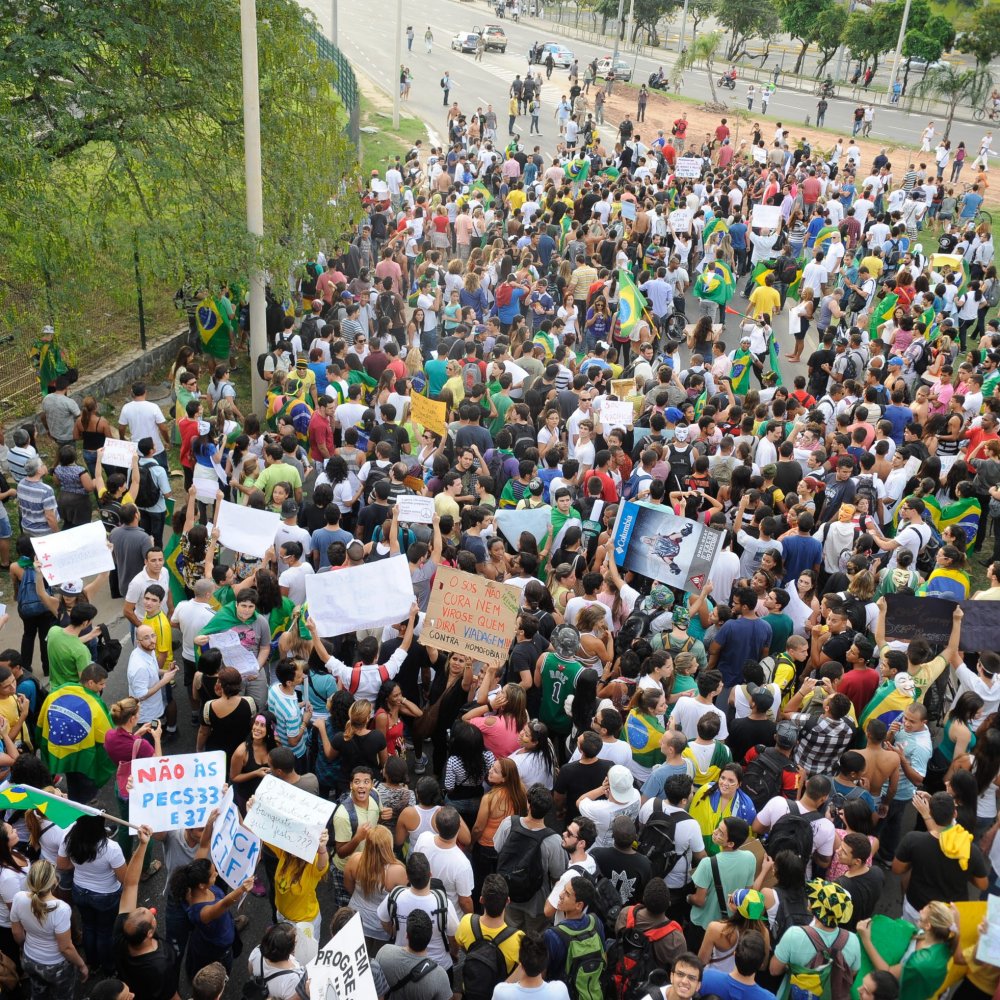 Manifestantes acamparon frente a casa de gobernador de Río de Janeiro