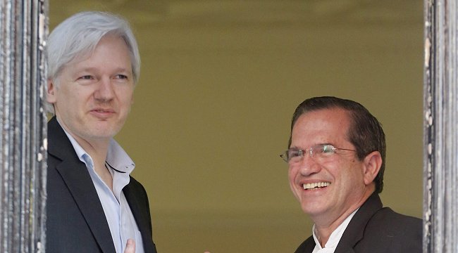 Assange dijo que Snowden está 
