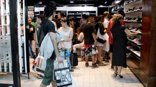 Sociólogo analizó las claves del éxito de los malls en Chile