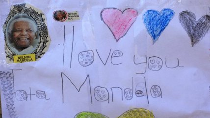 Nelson Mandela sigue en estado 